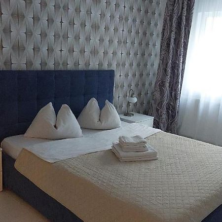 Lexy'S Apartment Brasov Luaran gambar
